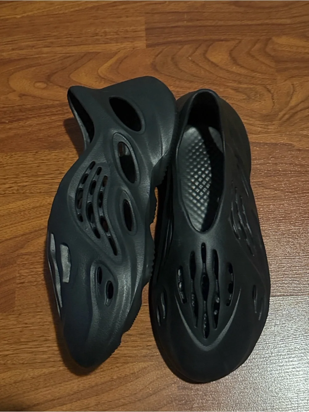 Men Black Slip-On yezzys foam runners shoes